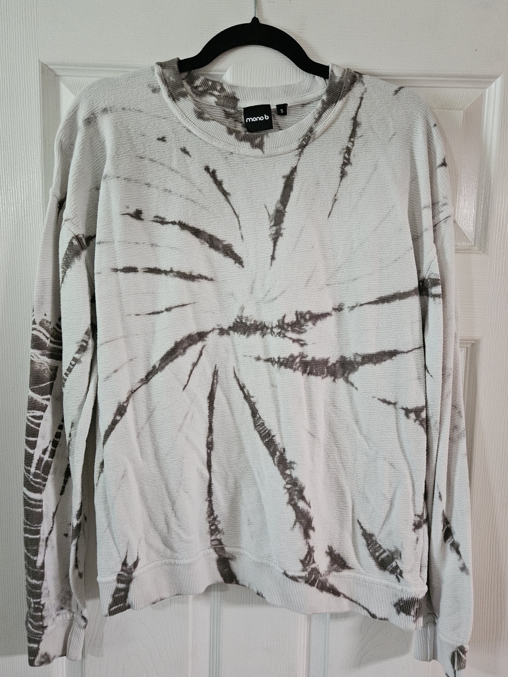 Mono B White and Gray Tie-Dye Waffle Knit Pullover Sweatshirt